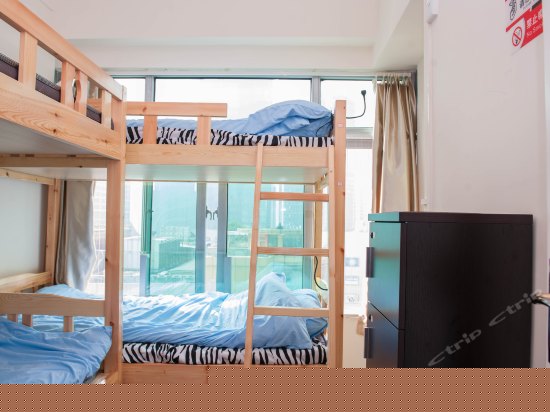中心碑景男生四人间(床位)