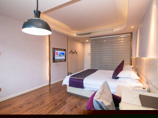 欧式温馨大床房