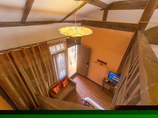 二楼复式阁楼房