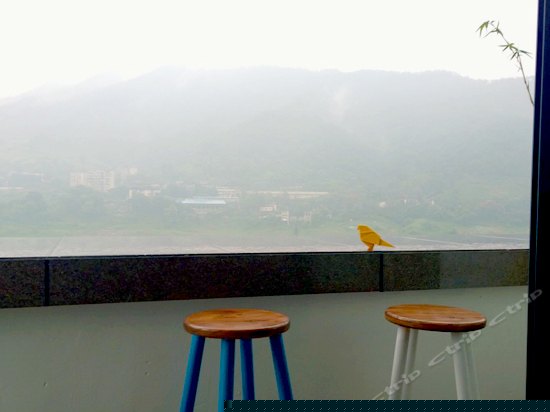 精品江景大床房