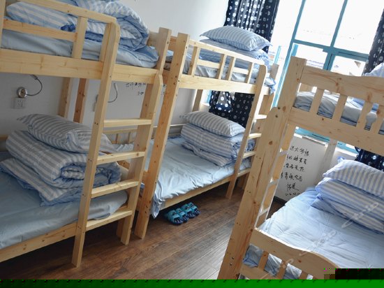 男生六人床位房