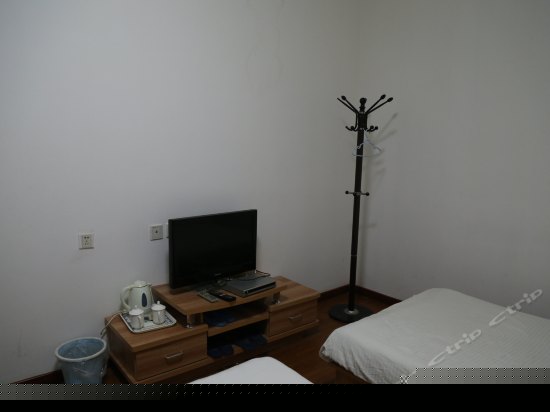 标准三人房(无窗)