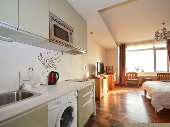 豪华河景大床房