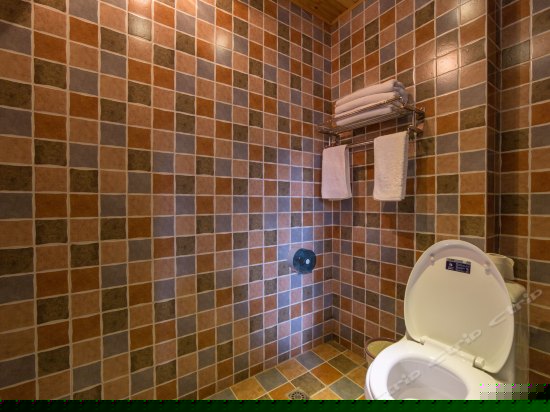 园景温馨家庭房