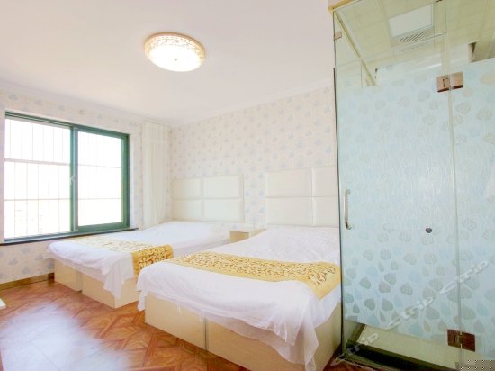 碧海蓝天温馨四人间