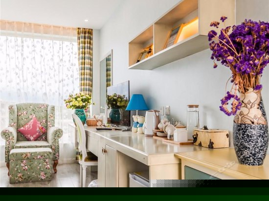 柠檬树休闲温馨亲子房