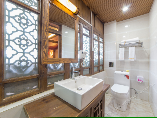 二号店温馨家庭房