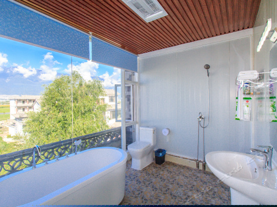 阳光榻榻米景观房