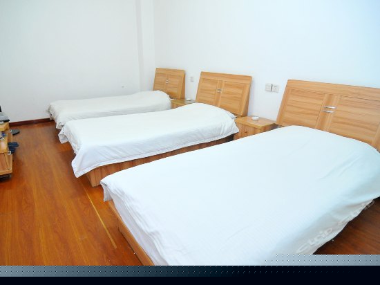 标准三人房(无窗)