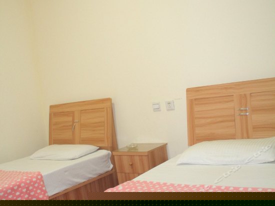 标准双床房(无窗)