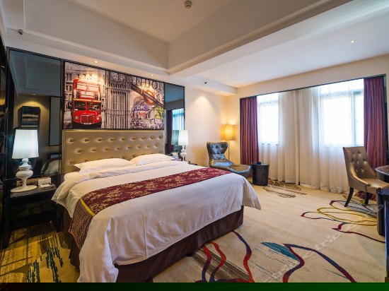 豪华大床房