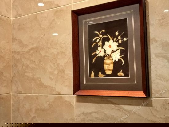 标准双床房（无窗）