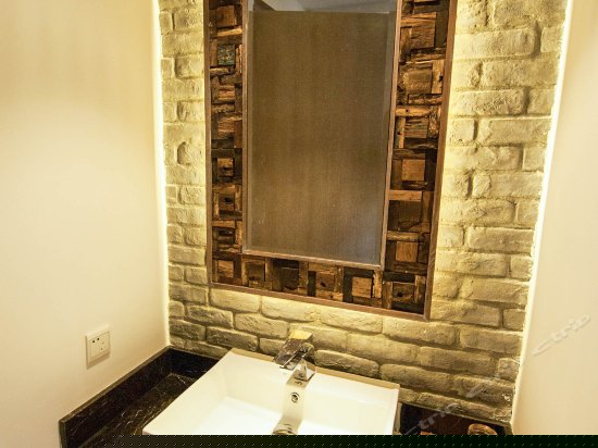 温馨大床房（103/207）