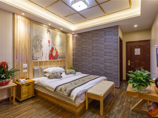 雅致临河大床房