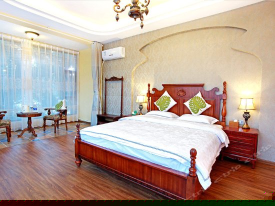 林荫海景商务房