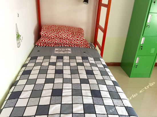 四人间大飘窗（床位房）