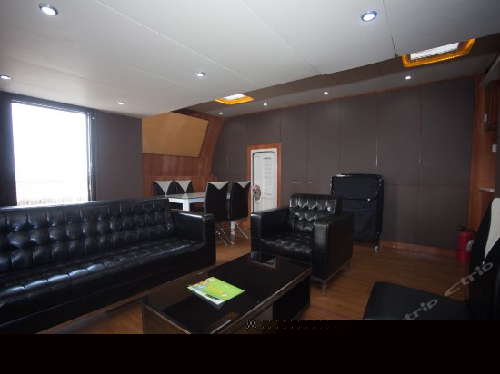 豪华贵族公寓型房车