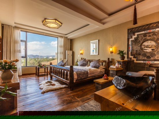 原木民族风情海景大床房