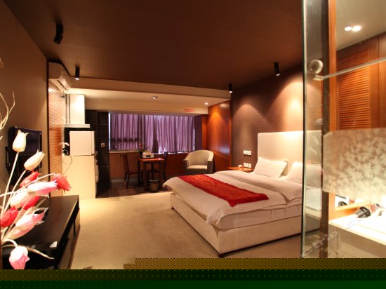 喜年豪华大床房(中宾)