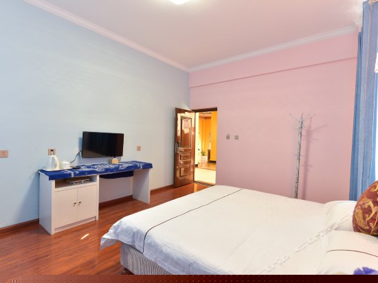 妙语解颐大床房