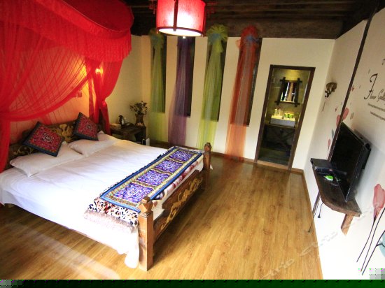 百奇温馨大床房