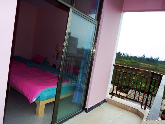 舒适远景亲子房