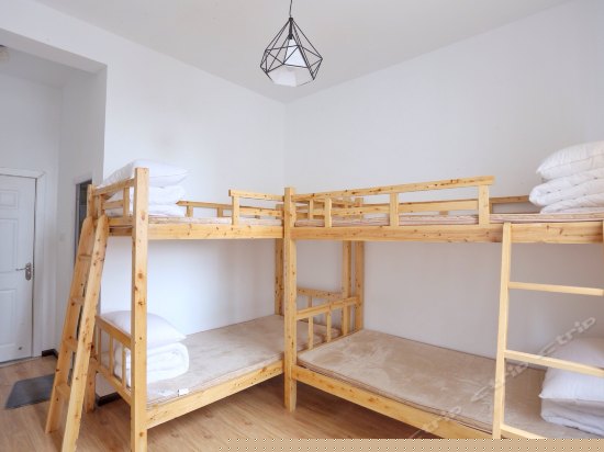 女生四人间（床位）