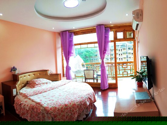 临江景观圆床房