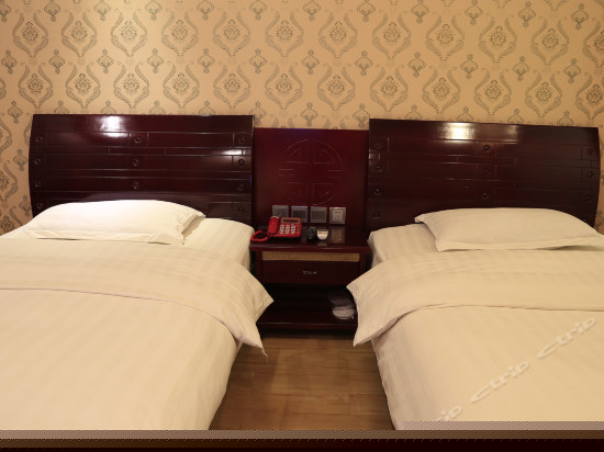 标准双床间