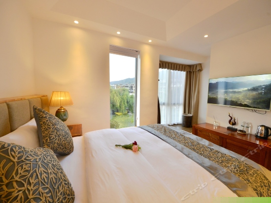 二楼侧海景榻榻米大床房