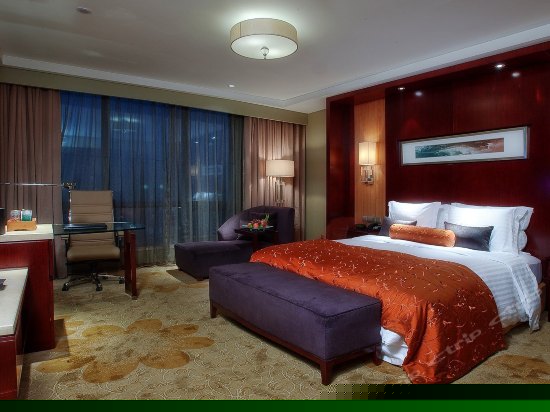 豪华园景大床房