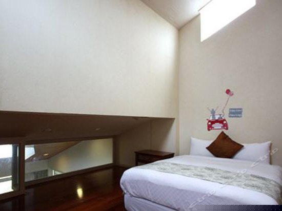 临海楼中楼海景四人房