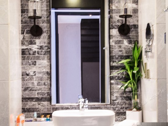 珊瑚家庭池畔两室一厅复式套房