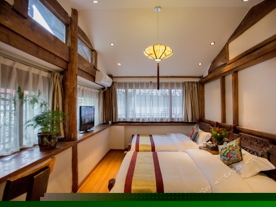 二楼豪华标准房