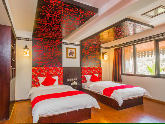 傣家风情望江双床房