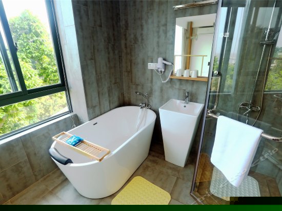 海景三床家庭房