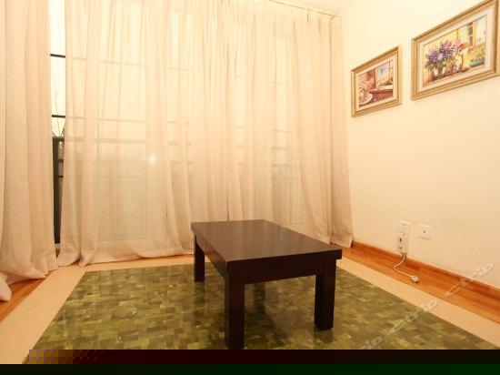 龙湾豪华石板玉房