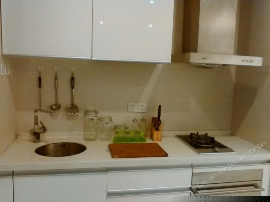 情侣温馨海景大床房