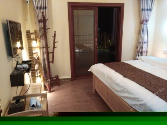 豪华观景大床房