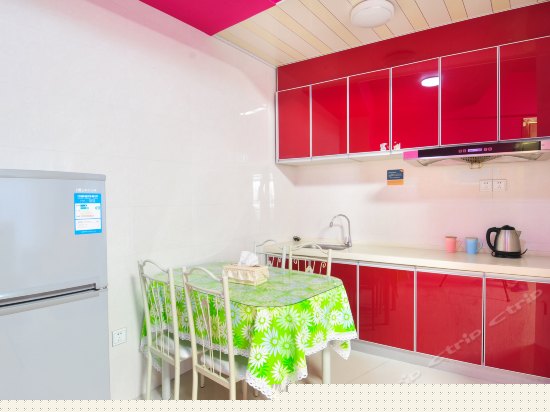 粉红蝶影海景套房