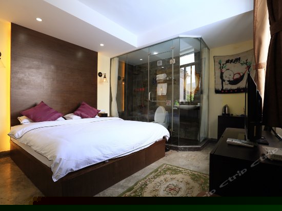 205游戏人生大床房