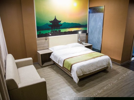 豪华大床房