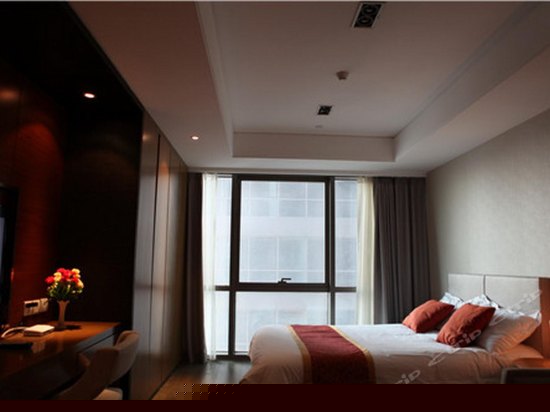 豪华城景大床房