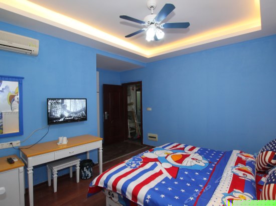 哆啦A梦精致大床房