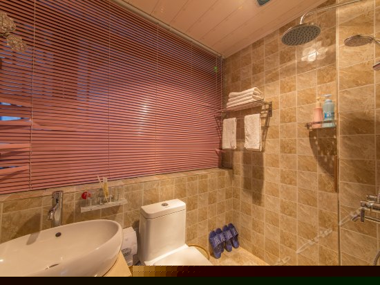 二楼舒适大床房