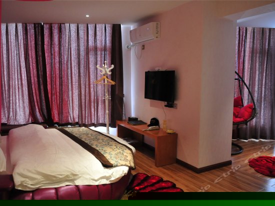 玫瑰之约海景浴缸蜜月套房