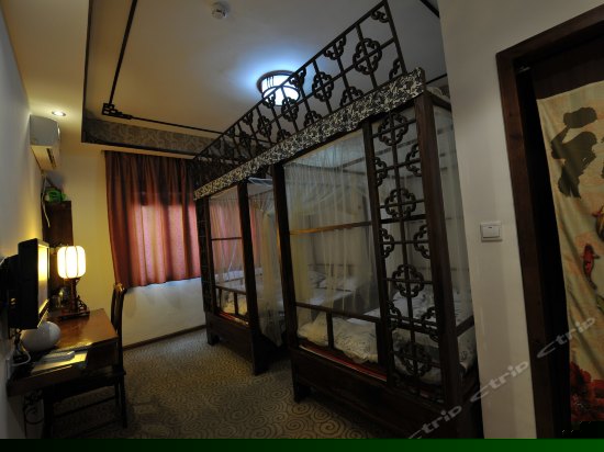古韵雕花双床房