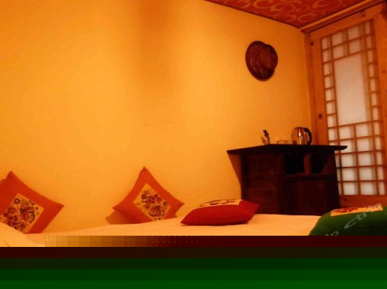 一楼复古榻榻米房