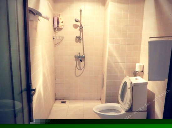 新青年现代大床房