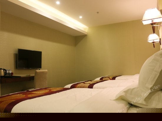 标准三人房（无窗）